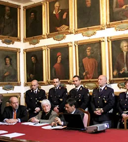 la presidente dell'Istituto degli Innocenti Alessandra Maggi insieme ad alcuni rappresentanti istituzionali