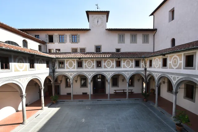 foto del Cortile degli Uomini dell'Istituto degli Innocenti