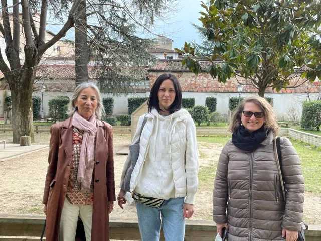 Hanna Kasjanova, Maria Grazia Giuffrida e Sabrina Breschi durante la visita di Kasjanova all'Istituto degli Innocenti
