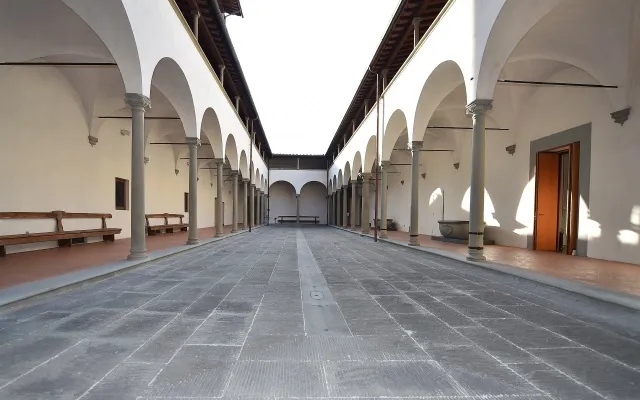 foto del Cortile delle donne dell'Istituto degli Innocenti