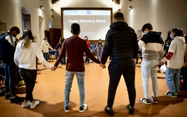 i ragazzi dello Youth Advisory Board durante una riunione