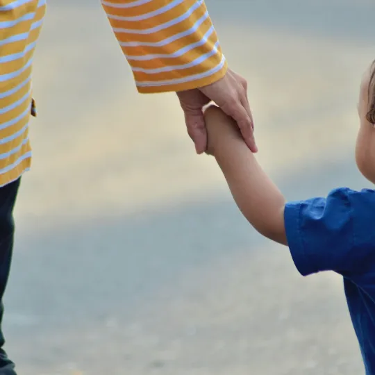 foto di donna con bambino
