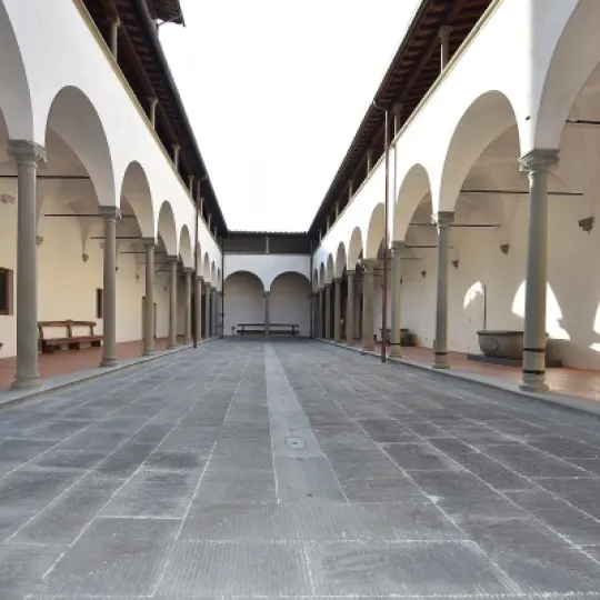 foto del Cortile delle donne dell'Istituto degli Innocenti