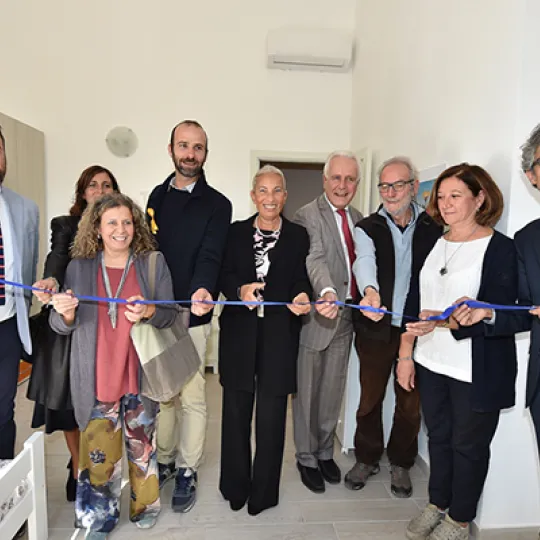 il taglio del nastro all'inaugurazione di Nuova Casa Rondini