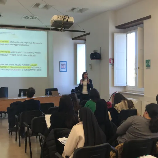 un momento del workshop che si è svolto a Napoli il 17 marzo 2023 nell'ambito di Educare nella complessità