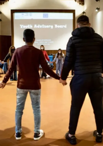i ragazzi dello Youth Advisory Board durante una riunione